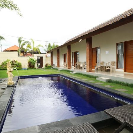 Aghasvina Guest House Canggu エクステリア 写真