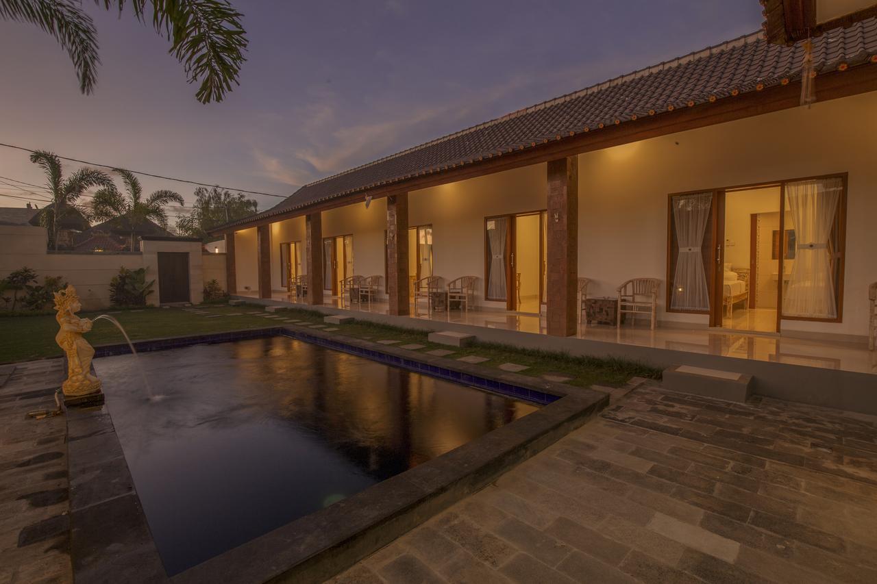 Aghasvina Guest House Canggu エクステリア 写真