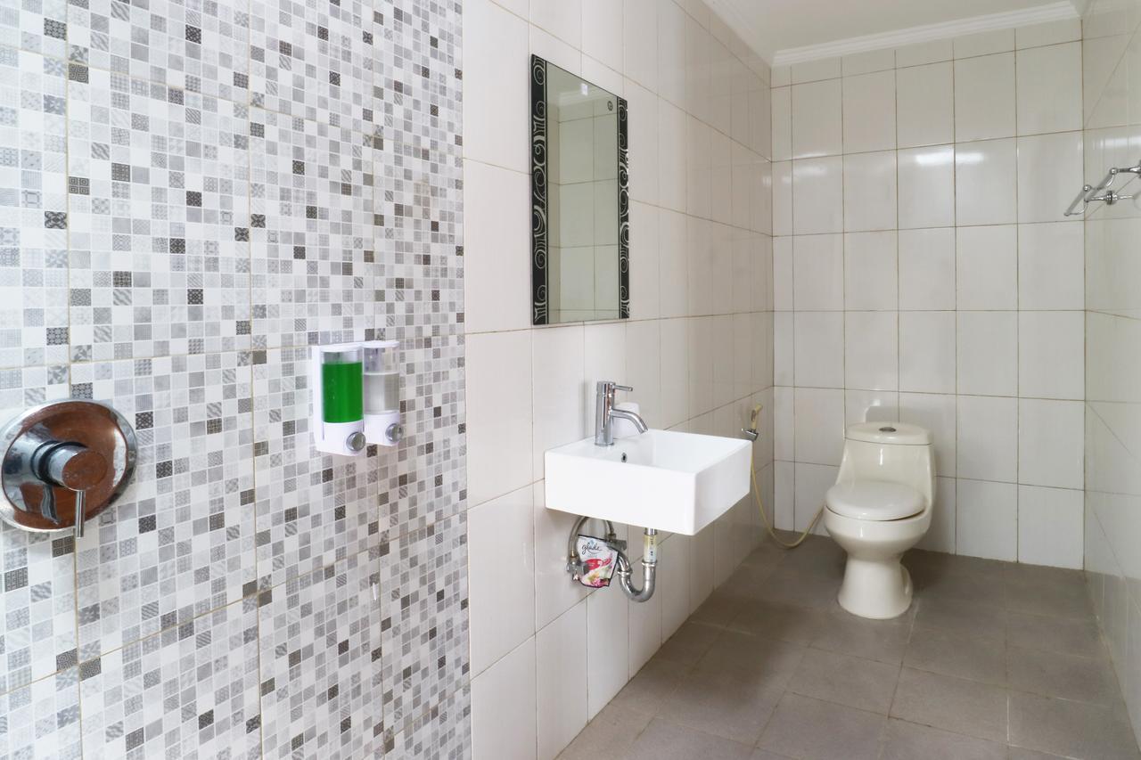 Aghasvina Guest House Canggu エクステリア 写真