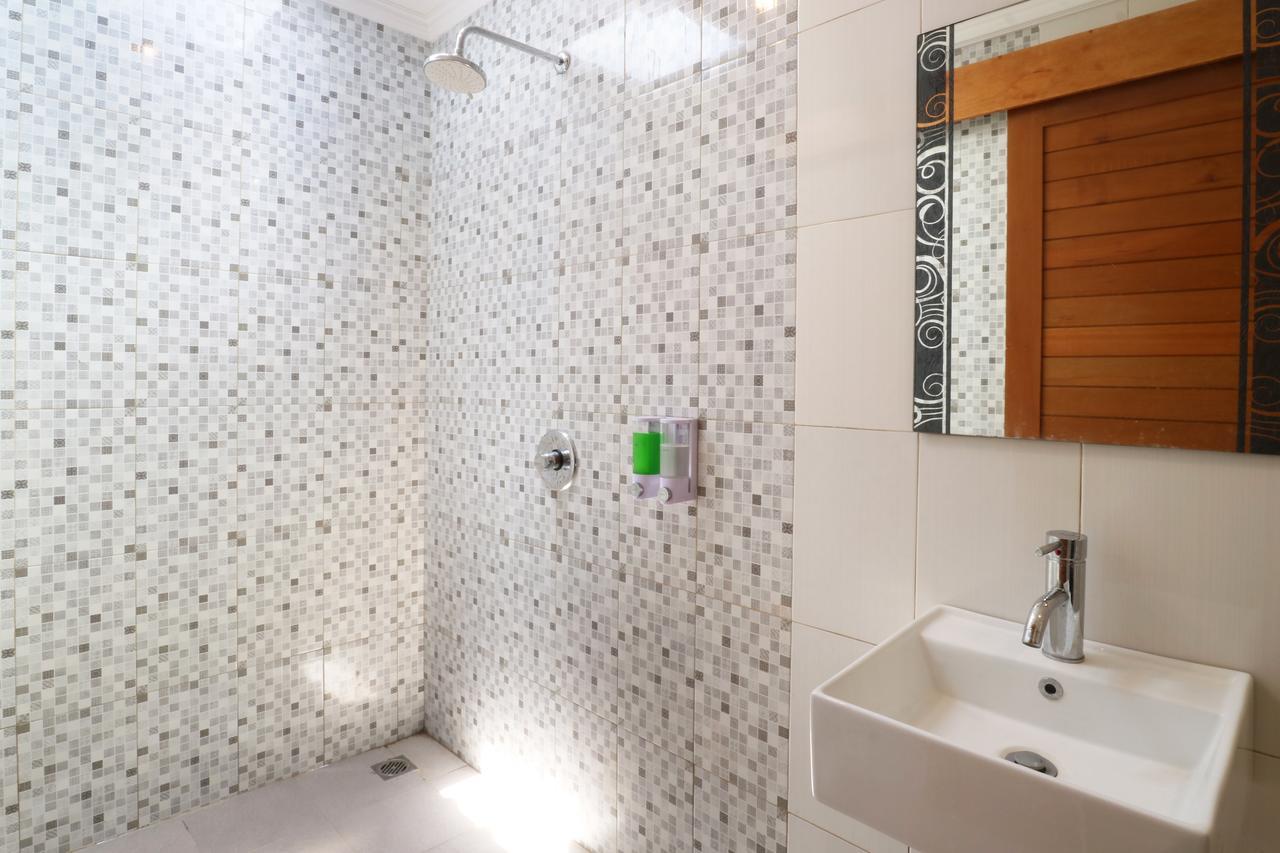 Aghasvina Guest House Canggu エクステリア 写真