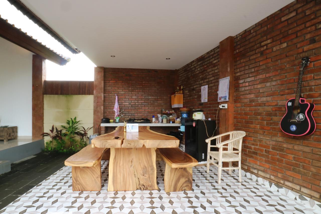 Aghasvina Guest House Canggu エクステリア 写真