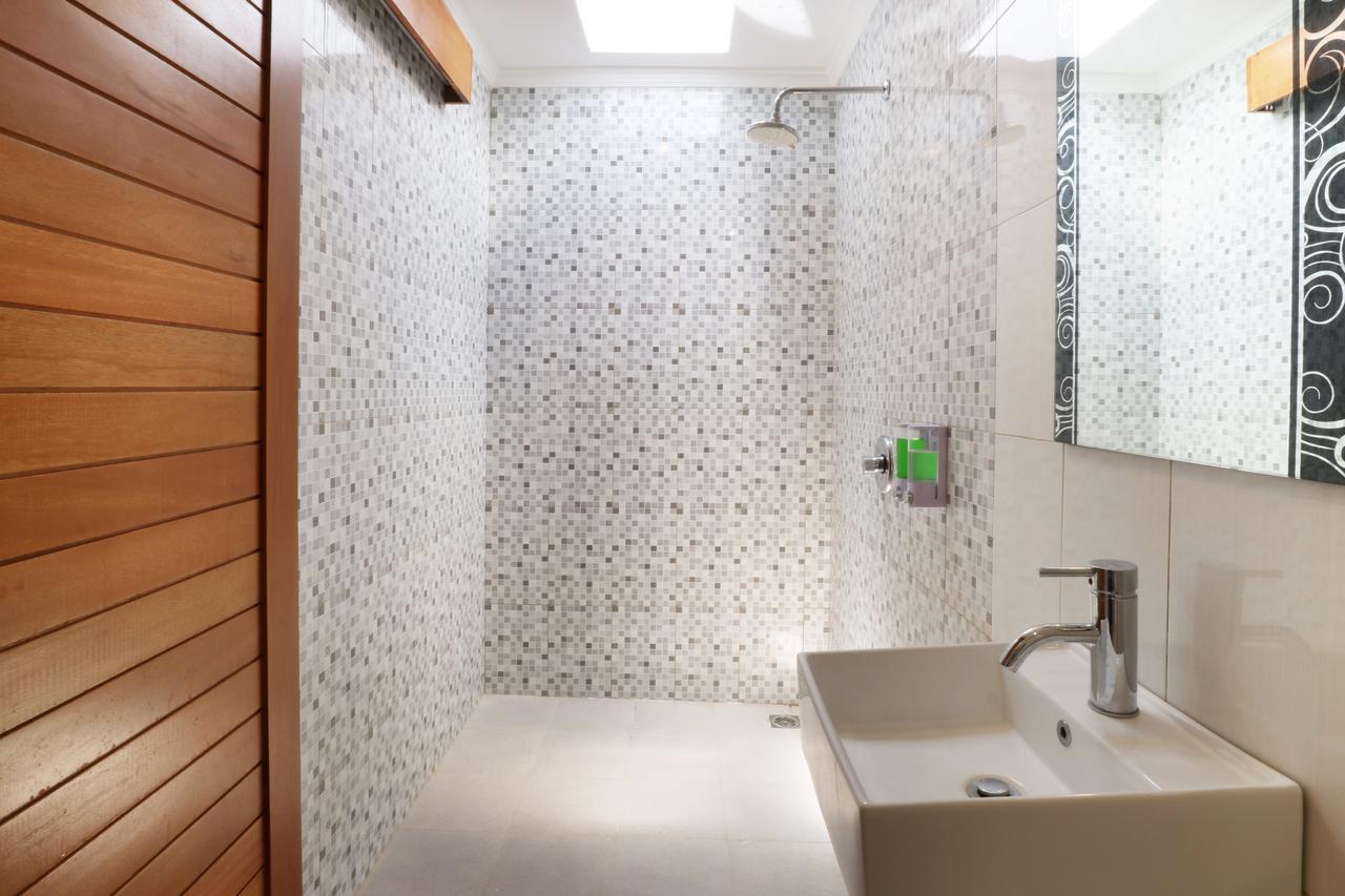 Aghasvina Guest House Canggu エクステリア 写真