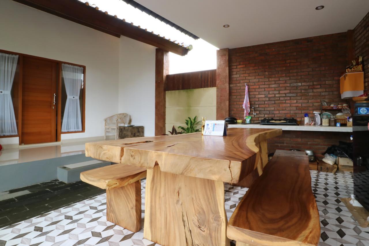 Aghasvina Guest House Canggu エクステリア 写真