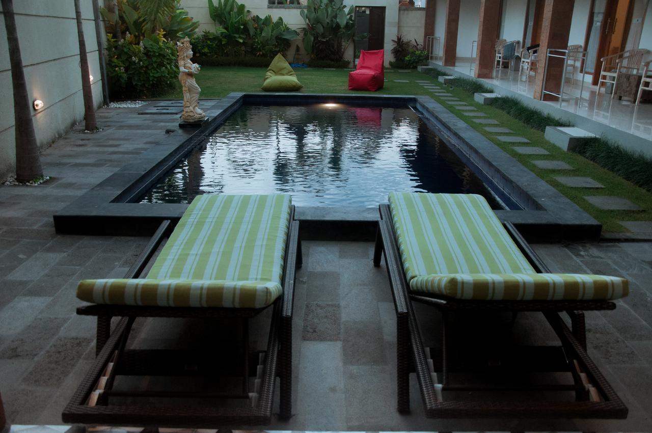 Aghasvina Guest House Canggu エクステリア 写真