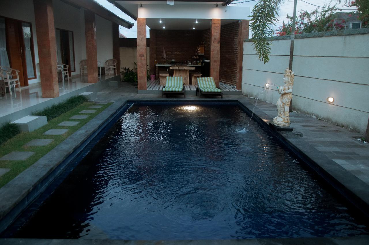 Aghasvina Guest House Canggu エクステリア 写真