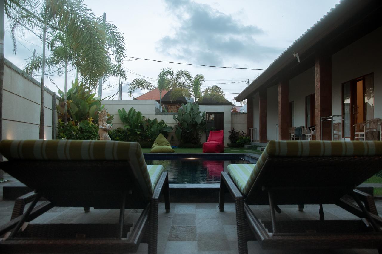 Aghasvina Guest House Canggu エクステリア 写真