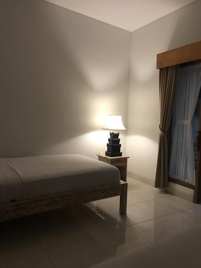 Aghasvina Guest House Canggu エクステリア 写真