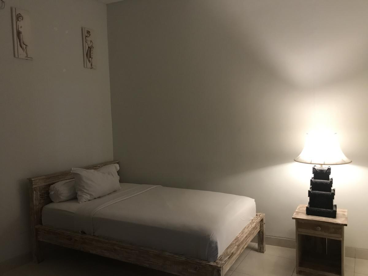 Aghasvina Guest House Canggu エクステリア 写真